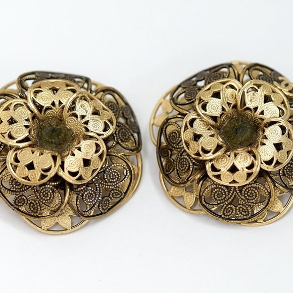 CHANEL CC Logo Green Gripoix Filigree Camellia Earrings Gold Tone 01A Auth w/Box - Picture 10 of 16